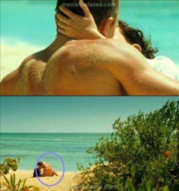 Casino Royale- Bond'un srtndaki kum taneleri bir anda yok oluyor.