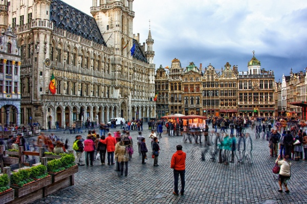 Grand`Place, Brksel, Belika  Brksel&#8217;in ana meydannda 15.yydan kalan bir ynetim binasdr. Ortaa flaman mimarisinin en gzel rneidir.