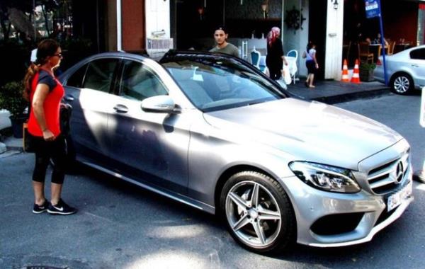 Hrriyet'in haberine gre; nceki gn oluyla Kurueme&#8217;de grntlenen oyuncu, &#8220;Hayattaki tek varlm olum. Ne istiyorsa yapyorum. &#8216;Liseyi bitir, sana araba alacam&#8217; diye sz vermitim, aldm.