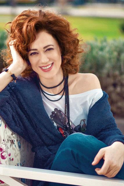 Bennu Yldrm kz Ada ile ekilmi fotoraf Instagram sayfasndan paylat.