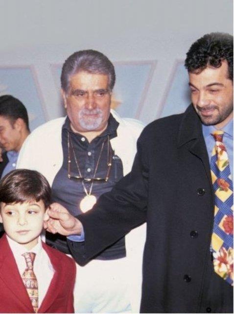 Kerem Alk'n usta sanat Sadri Alk ile ayn ismi tayan olu byd...