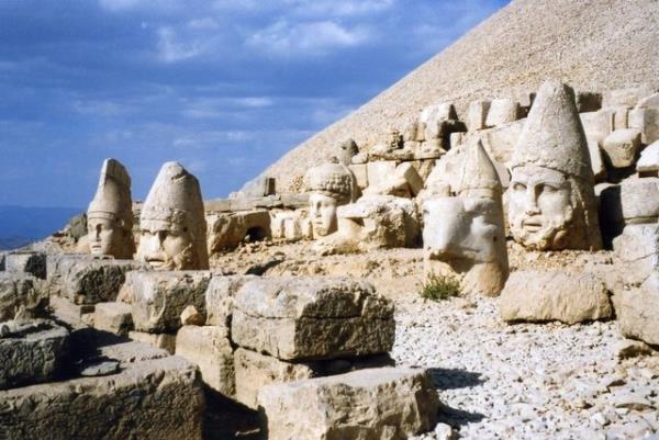 NEMRUT DAI ( 1987)