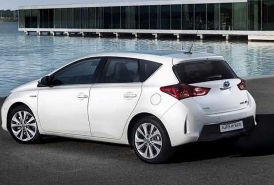 Toyota Auris 1.4 D 90 HP Dizel Ortalama yakt tketimi 100 kilometrede 4.6 litre