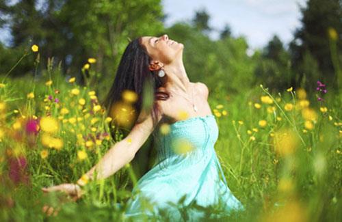 -     Deney sonucunda &#8220;pozitif dnmeyi&#8221; renen deneklerin, bu eitimi almayanlara kyasla yzde 60 orannda daha az ac hissettii tespit edildi.