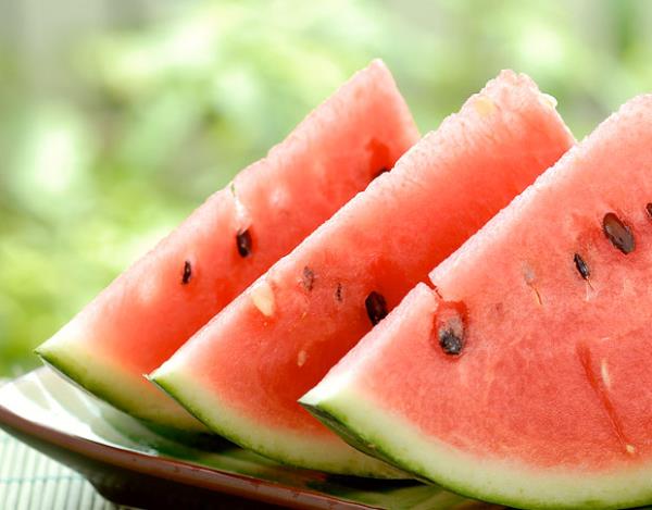 Yksek Tansiyon: Florida State niversitesi tarafndan yaplan gncel bir aratrmaya gre karpuz kilolu kiilerde yksek tansiyonun drlmesine yardmc oluyor.