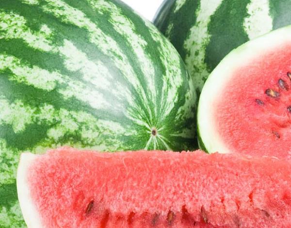 Kalp Sal: Karpuz kt kolesterol olarak bilinen LDL kolesterol drerek kalp hastalklarnn nn aan yksek kolesterole bal damar tkankln engelleyebilir.