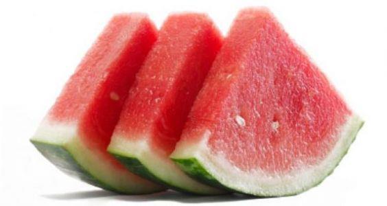 Elektrolitler ayn zamanda sinir hcrelerinin fonksiyonu, kaslarn almas ve kalp sal iin son derece nemlidir. Ar terlediiniz bir fiziksel aktivite sonras 1 bardak karpuz suyu imek sizi kendinize getirir.