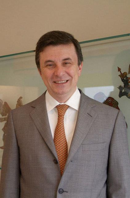 14) Faruk Eczacba / Eczacba irketler Grubu 2014 Serveti: 1.5 milyar dolar 2013 Serveti: 1.7 milyar dolar