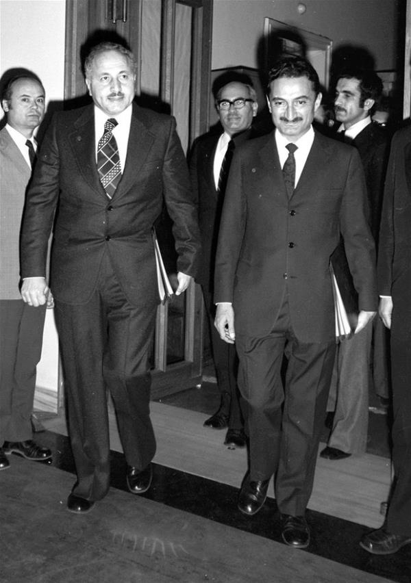 <p>Babakan Blent Ecevit (CHP)</p>  <p>  Babakan Yardmcs: Necmettin Erbakan (MSP)</p>  <p>  Devlet Bakanl (3): 2 CHP,1 MSP</p>  <p>  crac Bakanlklar (20): 15 CHP, 5 MSP</p>