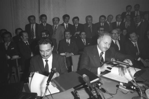 Siyasi konular bal altnda yine dnce, inan ve orman sular iin bir af karlaca protokolle kayt altna alnd. Ancak bu kadar detaya karn koalisyonun mr 10 ay oldu.