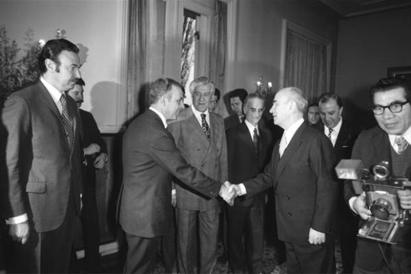 Yaplacak seimin tarihi de protokolle baland. Hatta &#8220;Partilerimiz evvelce 1973 ylna ertelenmi bulunan mahalli seimlerin de genel seimleri takiben ve mutlaka bu yl iinde yaplmas hususunda kararldrlar&#8221; denildi.