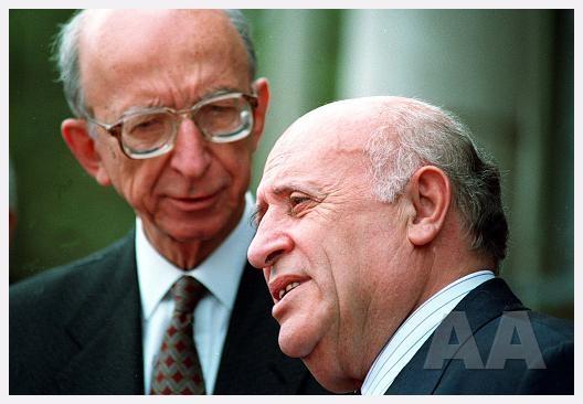 Bu dnemin gndemi &#8220;anari ve terrd&#8221;. Protokoln giri blmnde lkede &#8220;anari ve terr&#8221; sorunu olduu &#8220;ehitler&#8221; verildii, lkenin &#8220;insan haklar ve demokrasi&#8221; deerlendirmesinde geriledii, gelir dalmnn bozulduu, yatrm ve sanayilemenin hemen hemen durduu belirtildi.