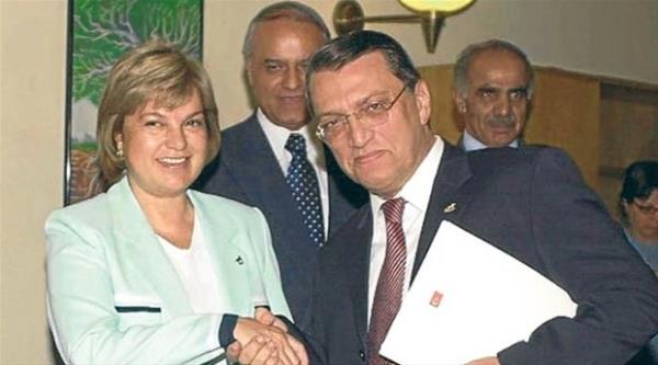 <p><b>2. Ylmaz Hkmeti <br/></p>  <p>  ANAP &#8211; DYP Koalisyonu<br/></p>  <p>  (06.03.1996 &#8211; 28.06.1996)<br/></p>  <p></b>      </p>        <p> partinin ilk defa yzde 19 ile 21 arasnda birbirine ok yakn oy alarak kt 24 Aralk 1995 Genel Seimi'nden sonra kuruldu ANAP ve DYP koalisyonu. Merkez sadaki oy oranlar birbirine yakn iki partinin kurduu koalisyonun protokolnde Babakanln dnml olaca kayda alnd.</p>