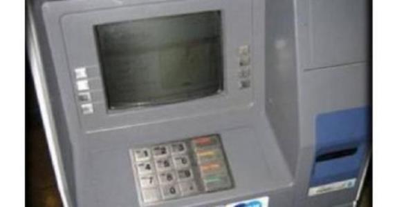 Para ekmek amacyla girilen bankamatik giesinde elektrik arpmas sonucu lm. (Bir bankann Bozcaada ubesinde)