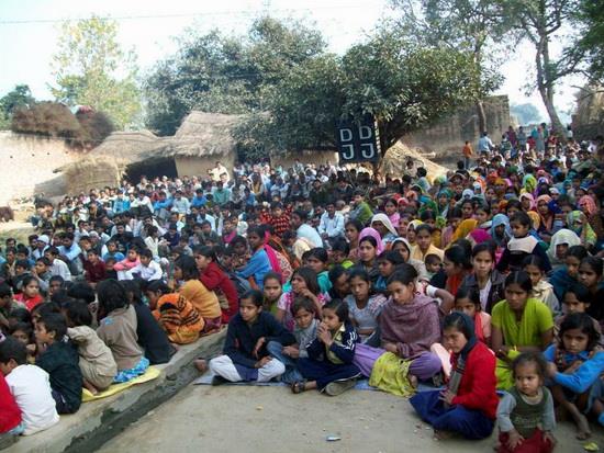 10. Hindistan nfsu  Her 1.26 saniye de bir ocuk domasndan dolay dnyann en hzl nfus art olan lkede 2075 ylnda nfus 1.900 milyonu bulacaktr.