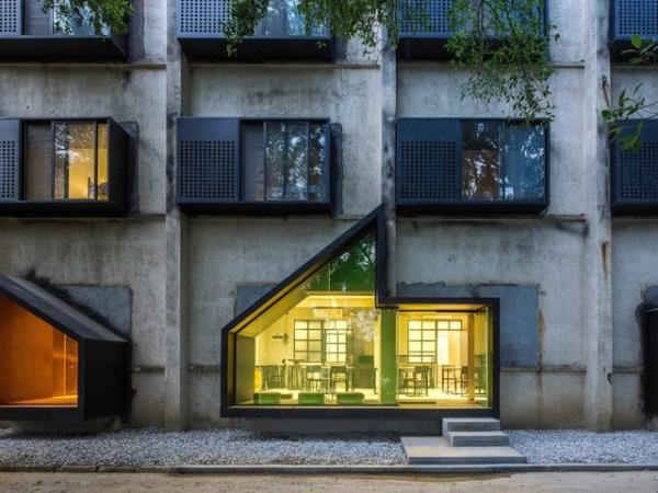 in'in Shenzhen blgesinde yer alan Youth Hotel. iD kentindeki oteli O Office Architects ina etmi.