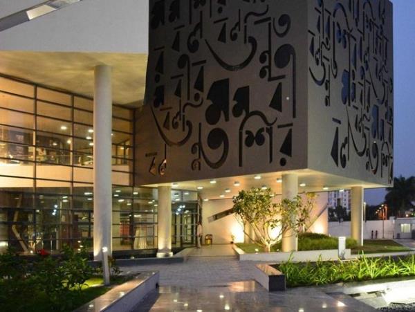 Hindistan'n Bat Bengal blgesinde yer alan Nazrul Tirtha binasnn mimar Abin Design Studio.