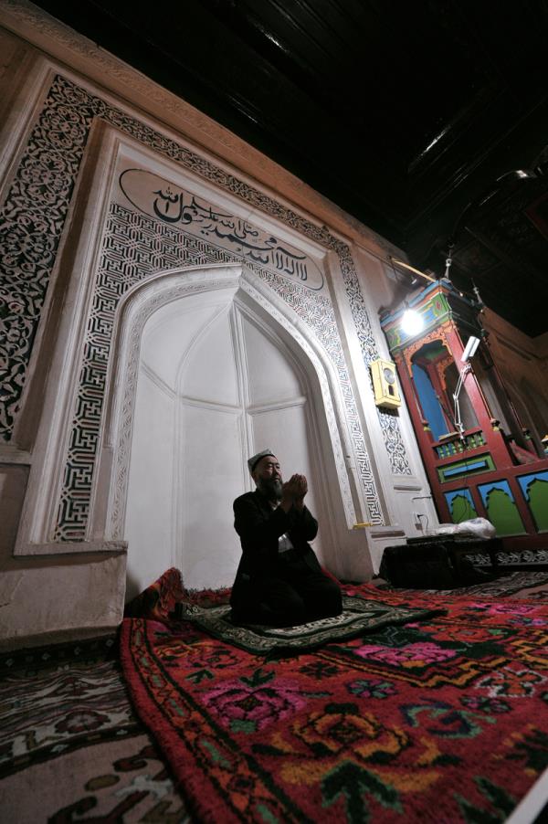 Gnahlarmzdan kurtulmak, dnya ve ahiret saadetine ulamak iin yce Allah&#8217;n bize ihsan ettii mbarek gecelerin en by ve en faziletlisi olan Kadir gecesini ihmal etmek, ibadetsiz ve boa geirmek mslmana yakmayan bir davrantr.