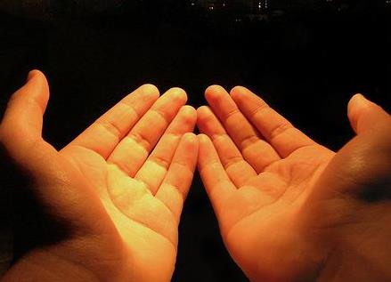 Allahm,&#8232; Sen bizleri, olabildiine sabrl ve temkinli, konuup grlt karmadan daha ok, inandklarn yaayan, yaadklaryla bakalarna da rnek olan bir iman ve aksiyon insan eyle Ya Rabbi!