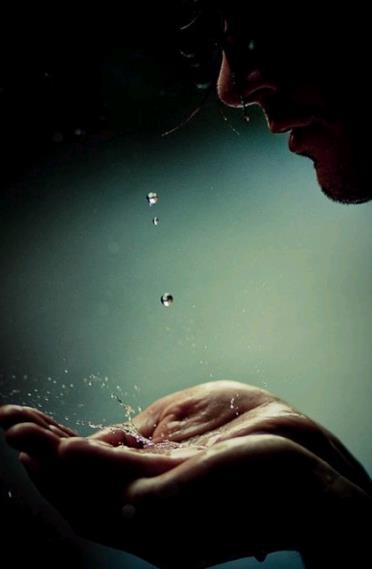 Allahm, &#8232;Bakalarnn dnce ve hareketlerine kar hep saygl kalmaya alalm. Paylamaya, beraber yaamaya ak duralm. Oturup kalkp ayn mefkre insanlaryla mterek hareket etme yollarn aratralm, mterek projeler gelitirelim ve "ben" yerine "biz"i ikame etme gayreti gsterelim. Dahas, bakalarnn mutluluu yolunda rahatlkla kendi saadetimizi feda edebilelim ve bunlar yaparken de kimseden herhangi bir tevecch beklemeyelim. Hatta byle bir beklentiye girmeyi kendi hesabmza bir d sayalm; ylandan-yandan katmz gibi nde grnmekten, namdan-andan kaalm ve unutulma murakabesine dalalm Ya Rabbi