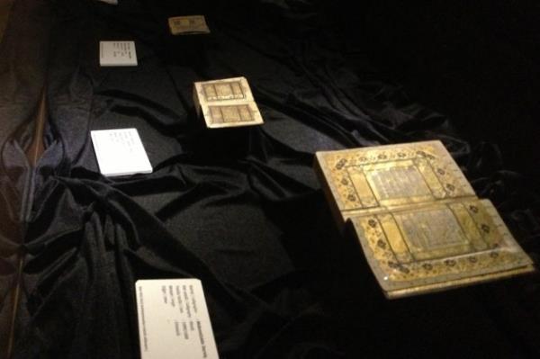 Mukaddes Miras sergisi Yldz Holding sponsorluunda Babakanlk, Kltr ve Turizm Bakanl ve Diyanet leri Bakanl'nn ibirlii ile gerekletiriliyor.