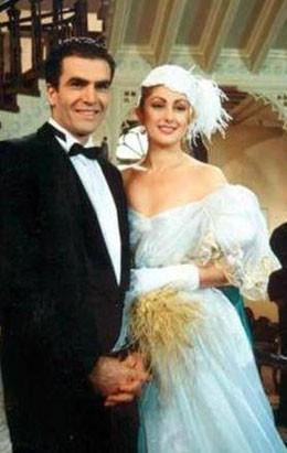 Ersoy, manken ve oyuncu �smet �zhan ile evlendi�inde art�k olgunluk �a�lar�ndayd�.