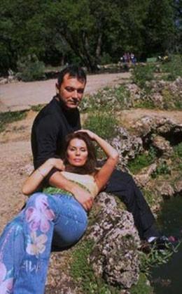 Yal��n D�mer ile evlendi�inde de 31 ya��ndayd�.