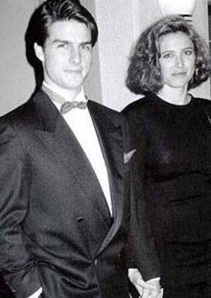 Tom Cruise ilk evlili�ini 25 ya��ndayken kendisinden ya�ta b�y�k Mimi Rogers ile yapt�.