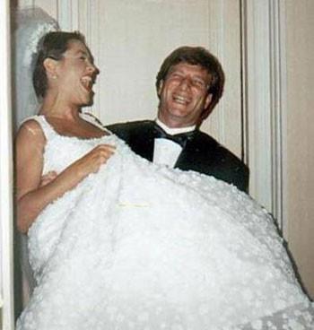 34 ya��nda ise Kaya �ilingiro�lu ile d�nyaevine girdi. Bu evlilik 2005'te sona erdi.