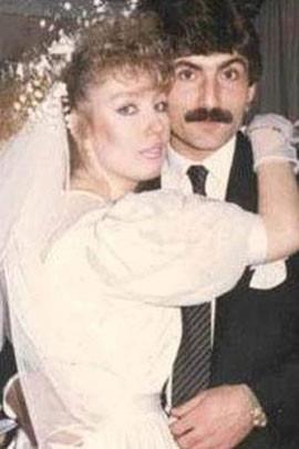 Seda Sayan ilk evlili�ini R�dvan K�l�� ile 23 ya��ndayken yapt�.