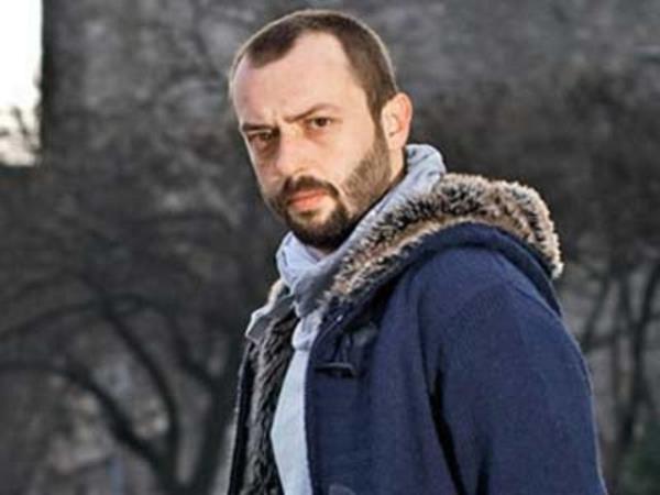 �stanbul �niversitesi Devlet Konservatuar� Tiyatro B�l�m�'nden mezun oldu