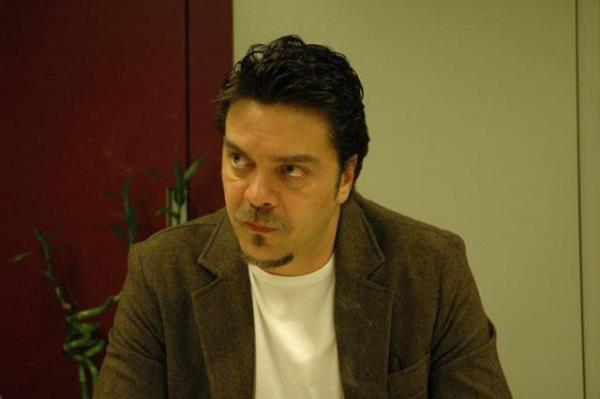 Anadolu �niversitesi G�zel Sanatlar Fak�ltesi Seramik B�l�m� mezunu