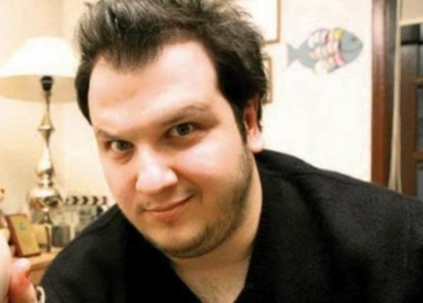 Bilkent �niversitesi M�zik ve Sahne Sanatlar� Fak�ltesi Tiyatro B�l�m�'nden mezun oldu