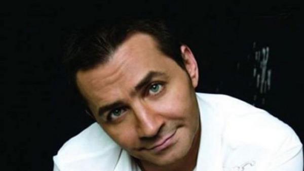 �stanbul �niversitesi Hukuk Fak�ltesi'nden mezun olan �a�layan, halen Y�netim Organizasyon Anabilim Dal�'nda doktora yap�yor