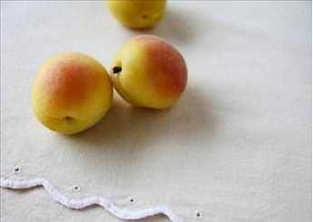 - Bu size u�uk gelmesin.    <br>- ��nk� Vitamin B17'nin sat�� fiyat�; kilosu 1 milyon dolard�r.