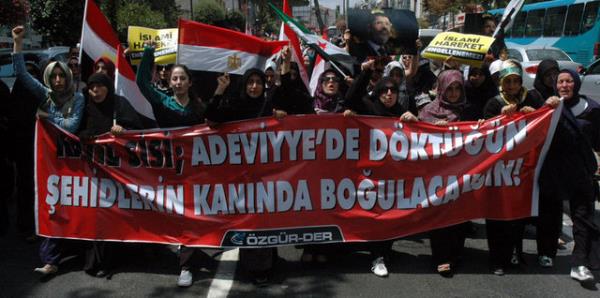 stanbul ve Ankara bata olmak zere Trkiye'nin drt bir yannda, Msr'da ordunun Rabiatul Adeviyye meydanndaki darbe kartlarna yapt kanl saldr protesto ediliyor...
