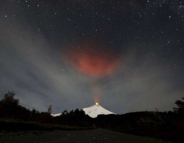 Villarrica volkanndan ykselen toz ve kl bulutu  -ili