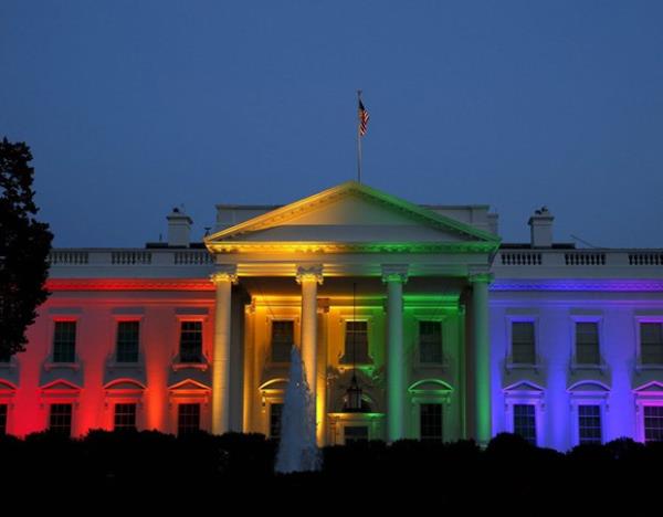 Ecinsel evlilijk ABD'de yasal hale geldikten sonra Beyaz Saray da gkkuana brnd.  Washington / ABD