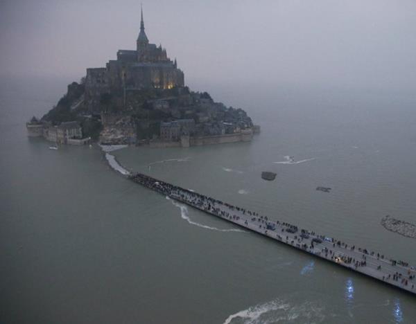 Mont St. Michel'in havadan grnts...  Fransa / Normandiya kys