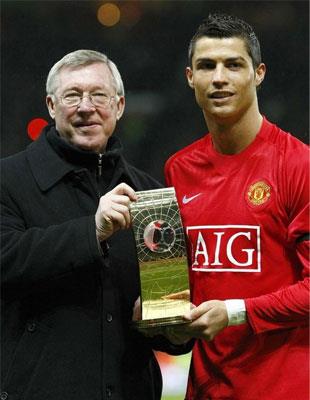 Manchester United tak�m�nda ve d�nya futbolunda bir efsane haline gelen �sko�yal� teknik adam Sir Alex Ferguson emekli�ini duyurdu.