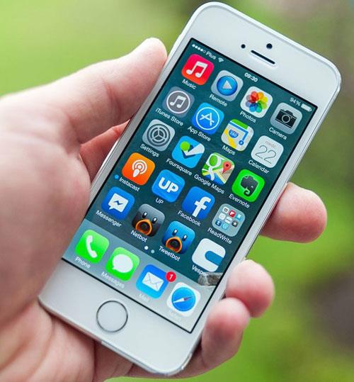 Lityum iyon piller<br>    Bugnk akll telefonlarn neredeyse hepsi, lityum iyon pilleri kullanyorlar. Bu piller ok fazla arj olduklarnda veya tamamen boaldklarnda istikrarsz ve tehlikeli bir hale gelebiliyorlar. Ancak piller ve modern adaptrler, byle bir durumun yaanmasna engel olacak mekanizmalarla donatlm durumdalar. Yani arj seviyesi yzde 100'e ulatnda pile giden akm, kesilmi oluyor.