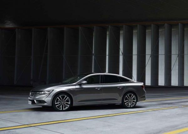 ki benzinli motor: Energy TCe 160 ve Energy TCe 200 motorlar yedi vitesli ift kavramal otomatik EDC anzmanla eletirildi.