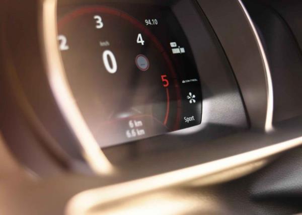 Kabin alan ve ara ii saklama gzleri ile snfnn en iyileri arasnda  Etkileyici boyutlardaki byk bagaj (608dm3 VDA),