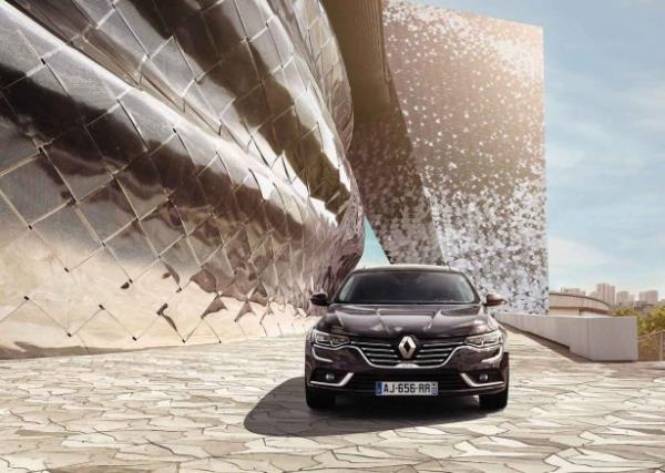 Renkli Head-up displayBOSE Surround Sound