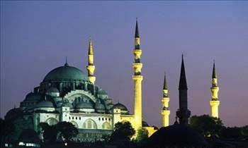 Caminin temelleri atldktan sonra, temelin iyice oturmas ve sonradan bir knt olmamas iin, inaata bir yl ara verilir.