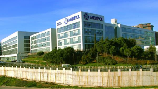 stanbul Medipol niversitesi  <br>lk 100&#8217;e girenlere ayda 3 bin TL, 101-300&#8217;e 2 bin TL , 301-600&#8217;e bin 500 TL ve 601- bine bin TL.