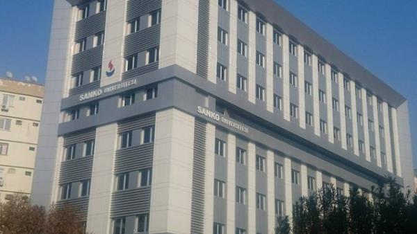 Sanko niversitesi  <br>lk 100&#8217;e ayda 2 bin TL, ilk 101-500&#8217;e bin 750 TL, ilk 501-bine bin 500 TL, ilk bin 1-2 bine 750 TL.
