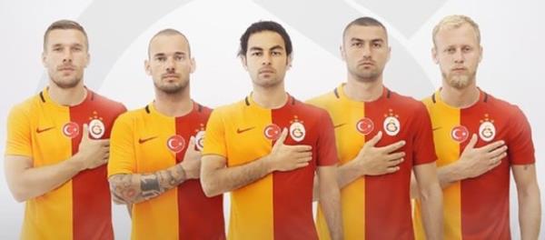 Galatasaray, yeni sezonda giyecei i saha ve deplasman formalarn tantt. te o formalar...