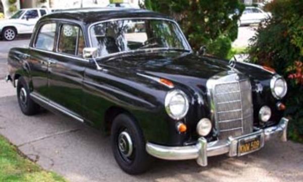 1966 ylnda Mfik KENTER, 35.000 TL&#8217;ye satn ald, &#8220;34 EU 052&#8221; plakal, 1957 model Mercedes 219&#8217;a sahipti.