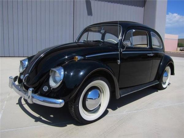 Wolkwagen Beetle, 4 silindir bir motora sahipti ve saatte 120 km hz yapabiliyordu.